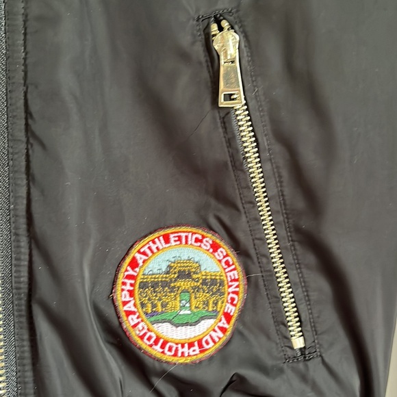 TopShop Women’s black bomber jacket with patches - Picture 3 of 6